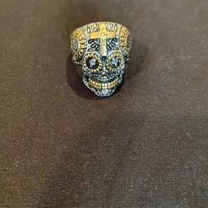 Mix metal, gold and silver skull necklace size 10